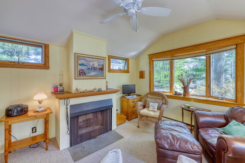 Quintessential Maine Cottage - Click Find 1