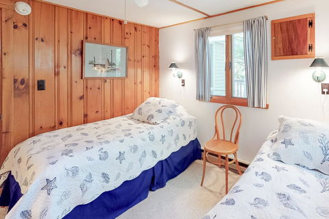 Quintessential Maine Cottage - Click Find 14