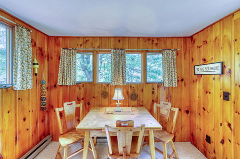 Quintessential Maine Cottage - Click Find 3