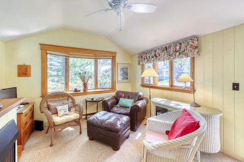 Quintessential Maine Cottage - Click Find 6