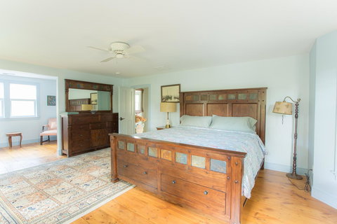 Riverhouse - Click Find 37