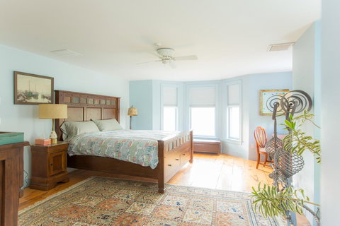 Riverhouse - Click Find 36