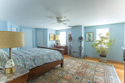 Riverhouse - Click Find 38