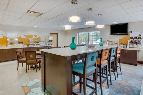 Holiday Inn Express I-95 Capitol Beltway - Largo - Bet 4u 18