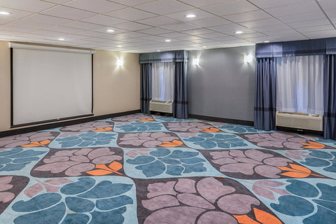 Holiday Inn Express I-95 Capitol Beltway - Largo - Bet 4u 6