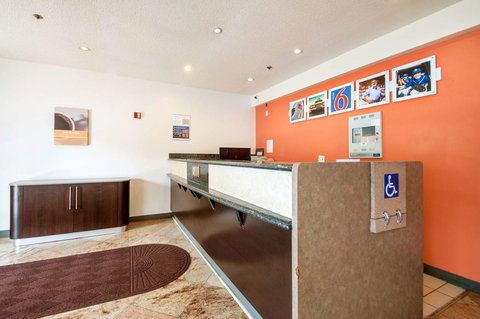 Motel 6 La Vale-Cumberland - Bet 4u 8