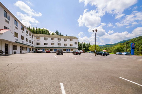 Motel 6 La Vale-Cumberland - Bet 4u 1