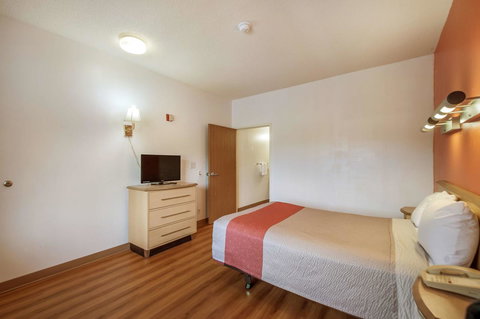 Motel 6 La Vale-Cumberland - Bet 4u 26