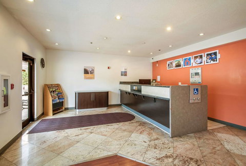 Motel 6 La Vale-Cumberland - Bet 4u 18