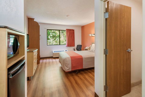 Motel 6 La Vale-Cumberland - Bet 4u 22