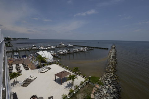 Rod 'N' Reel Resort - Click Find 7