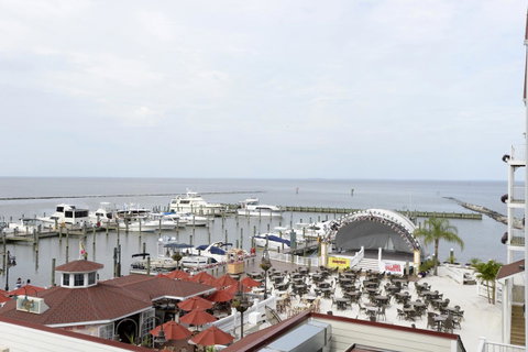 Rod 'N' Reel Resort - Click Find 1