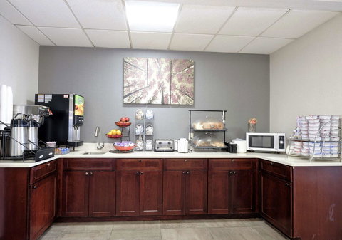 Red Roof Inn Washington DC - College Park - Bet 4u 32