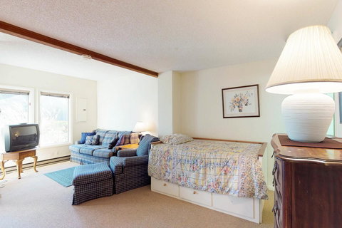 18 Winding Way - Bet 4u 6