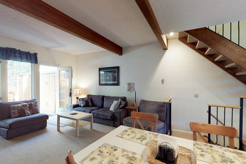 18 Winding Way - Bet 4u 1