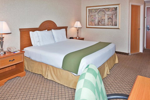 Holiday Inn Express Flint-Campus Area - Bet 4u 15