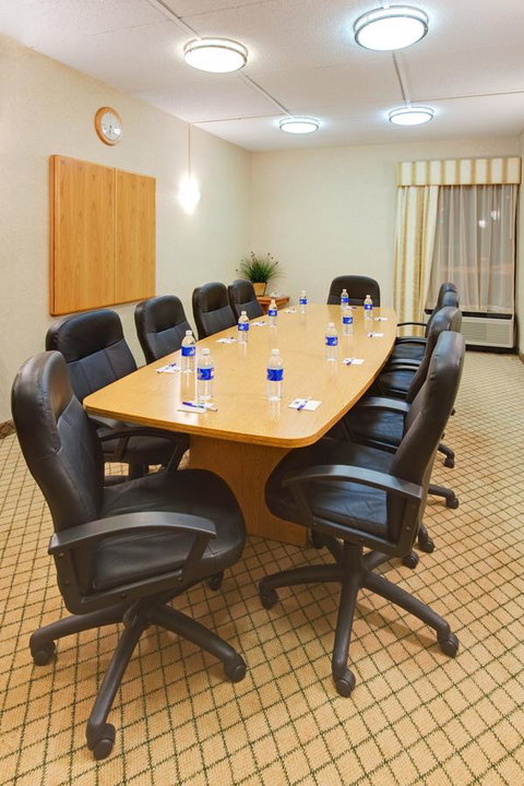 Holiday Inn Express Flint-Campus Area - Bet 4u 20