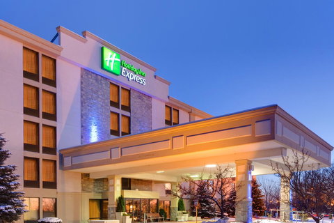 Holiday Inn Express Flint-Campus Area - Bet 4u 0