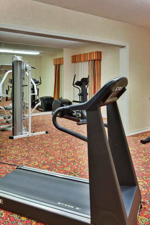 Holiday Inn Express Flint-Campus Area - Bet 4u 7