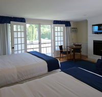 Colonial Inn Harbor Springs