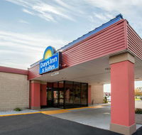 Days Inn Suites by Wyndham Mt Pleasant