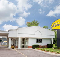 Super 8 by Wyndham Stevensville