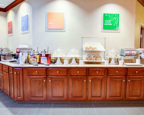 Comfort Suites Stevensville â€“ St. Joseph - Bet 4u 5