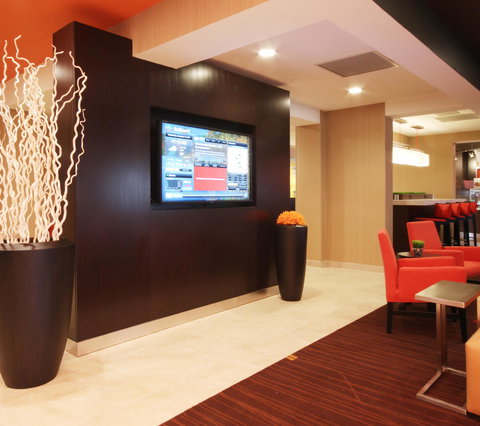 Courtyard By Marriott Flint - Bet 4u 7