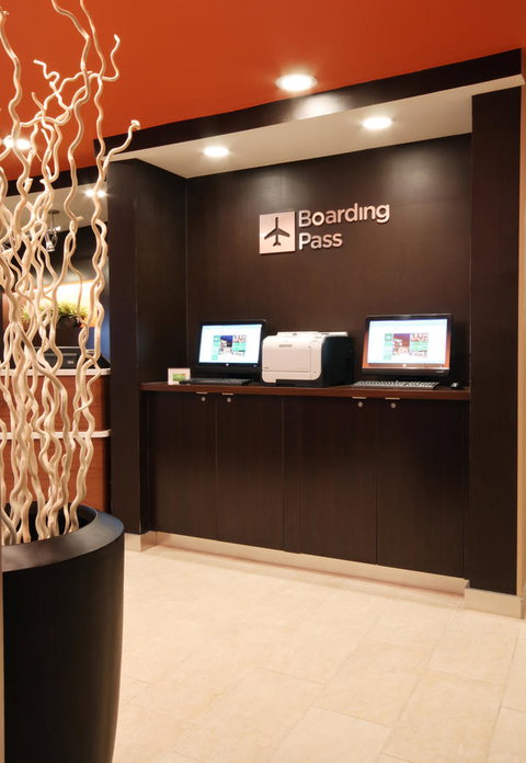 Courtyard By Marriott Flint - Bet 4u 9