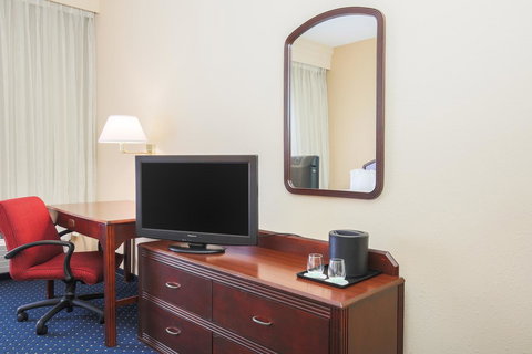 Courtyard By Marriott Flint - Bet 4u 22