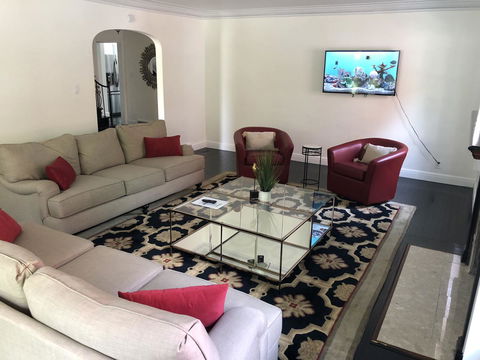 The Parkside / University District/15m To Downtown - Click Find 28