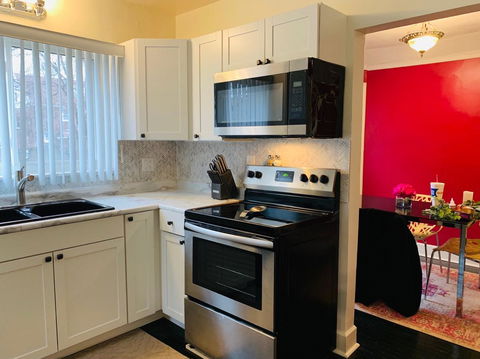 The Parkside / University District/15m To Downtown - Click Find 1