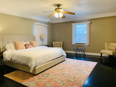 The Parkside / University District/15m To Downtown - Click Find 18