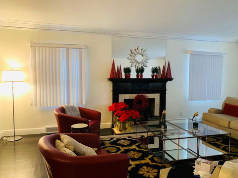 The Parkside / University District/15m To Downtown - Click Find 24