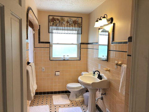 The Parkside / University District/15m To Downtown - Click Find 27
