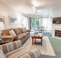 110 Pointes North Inn