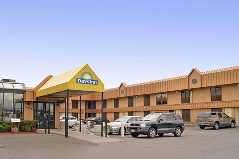 Days Inn By Wyndham St. Paul-Minneapolis-Midway - Click Find 0