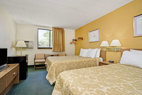 Super 8 By Wyndham Moorhead - Bet 4u 9