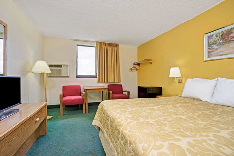 Super 8 By Wyndham Moorhead - Bet 4u 1