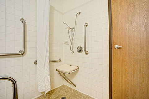 Super 8 By Wyndham Moorhead - Bet 4u 7