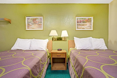 Super 8 By Wyndham Moorhead - Bet 4u 3