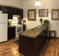 Beautiful Convenient 3 Bedroom- The Stacy Suite