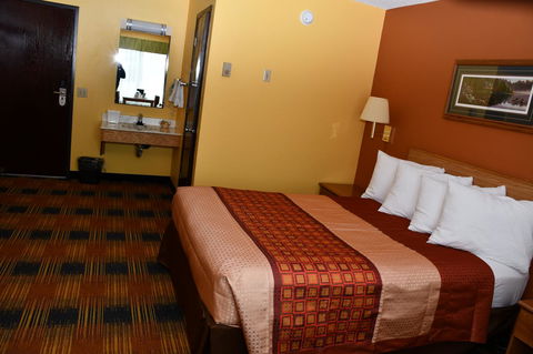 Regency Inn & Suites Faribault - Bet 4u 5