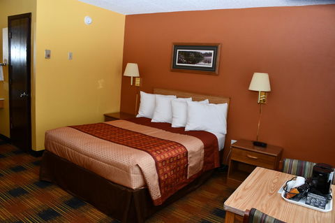 Regency Inn & Suites Faribault - Bet 4u 6