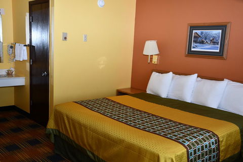 Regency Inn & Suites Faribault - Bet 4u 9