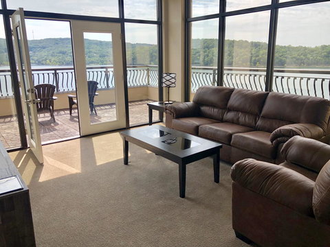 D'Monaco Resort - Bet 4u 4