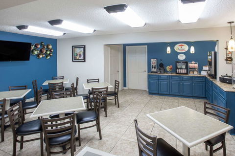 Super 8 By Wyndham Independence Kansas City - Bridge Guide 7