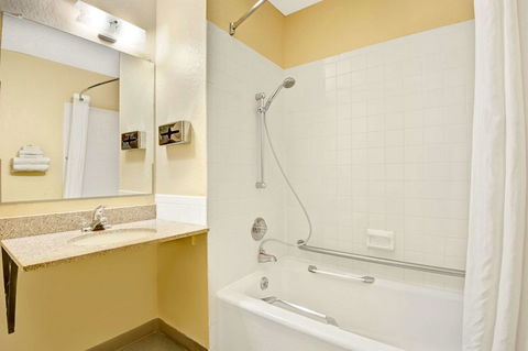 Super 8 By Wyndham Independence Kansas City - Bridge Guide 2