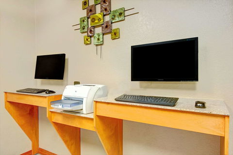 Super 8 By Wyndham Independence Kansas City - Bridge Guide 5