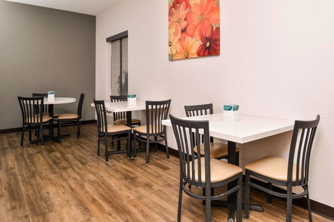 Quality Inn Joplin - Bridge Guide 13